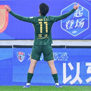 安全可靠-中超-王钰栋梅开二度 浙江队4-1逆转战胜青岛海牛
